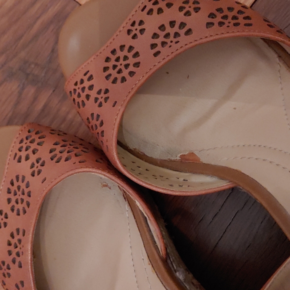 Naturalizer N5 Comfort Wedges, Size 6 - Picture 3 of 5